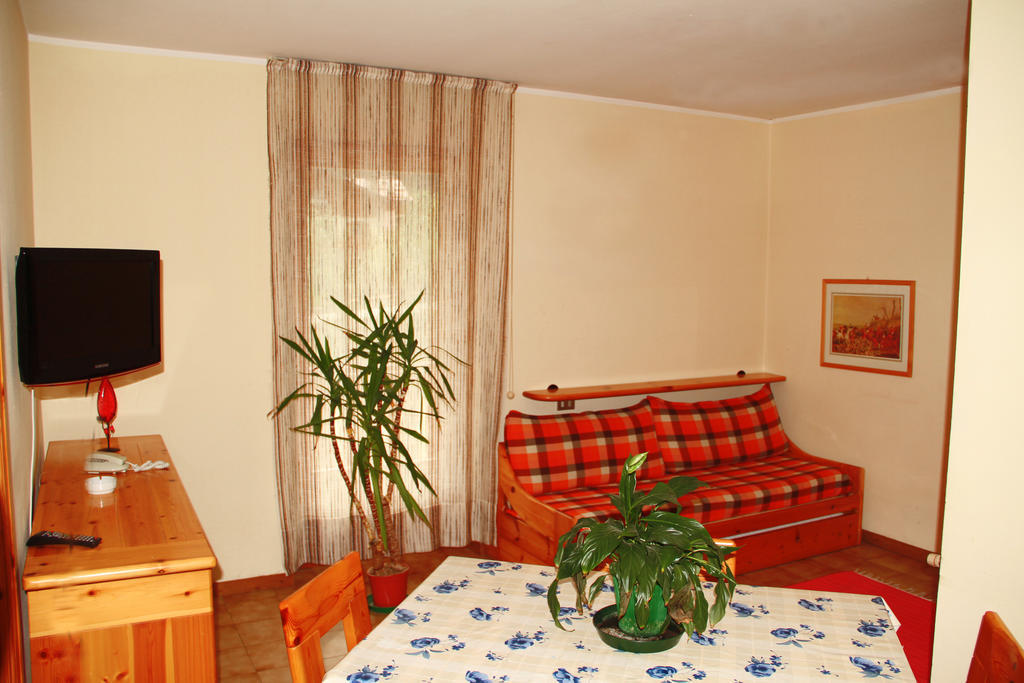 Residence Raethia Tra Bormio E Livigno Pradelle Pokoj fotografie